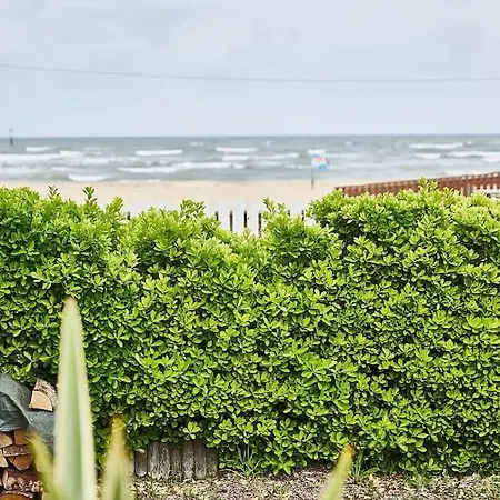 Charmante Maison De Bord De *